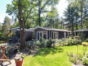 Luxurios chalet with decking, on the Veluwe